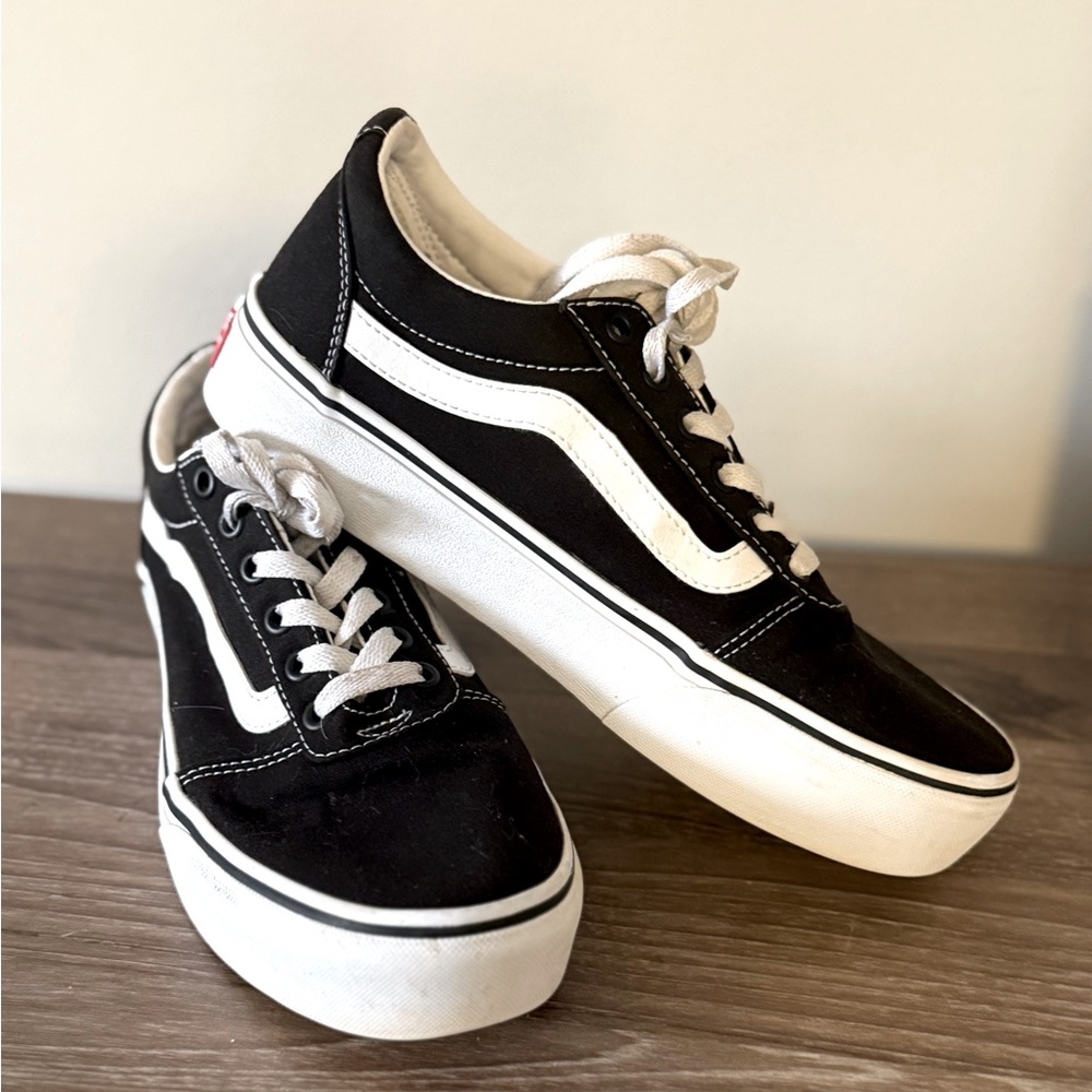 Women’s platform vans